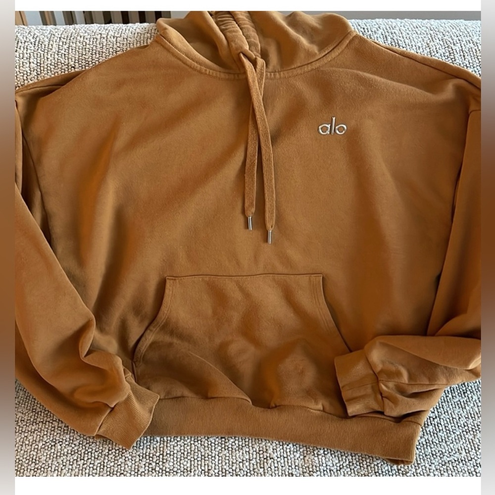Alo sweatshirt size M- tag is ripped off